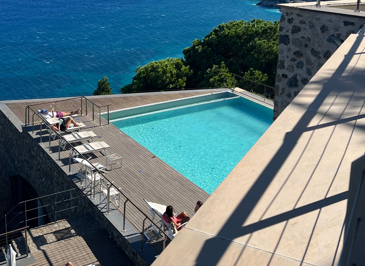 dominio-mare-bergeggi-piscina-10
